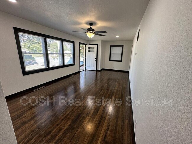 Building Photo - 6254 N Independence St