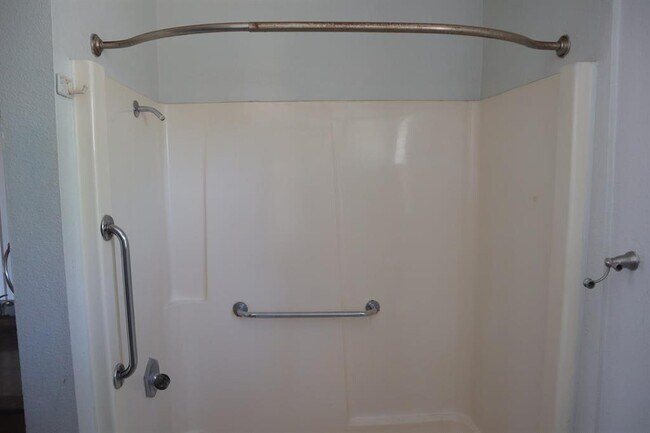 Building Photo - 851 Aspen Ln