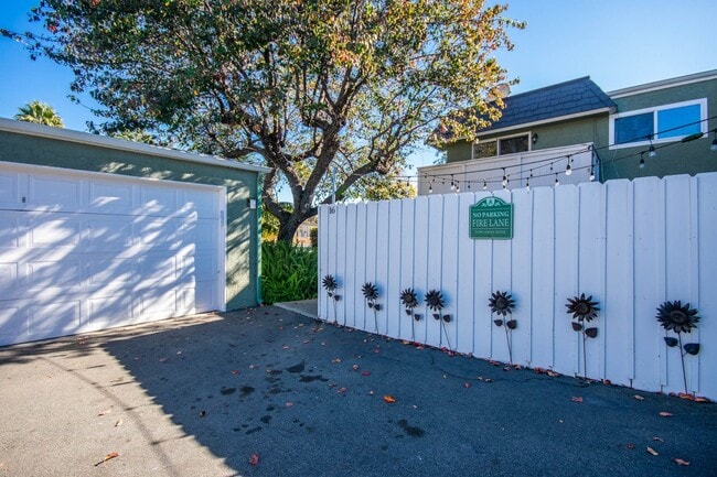 Building Photo - Cozy 2BD/2BA in Carlsbad Village