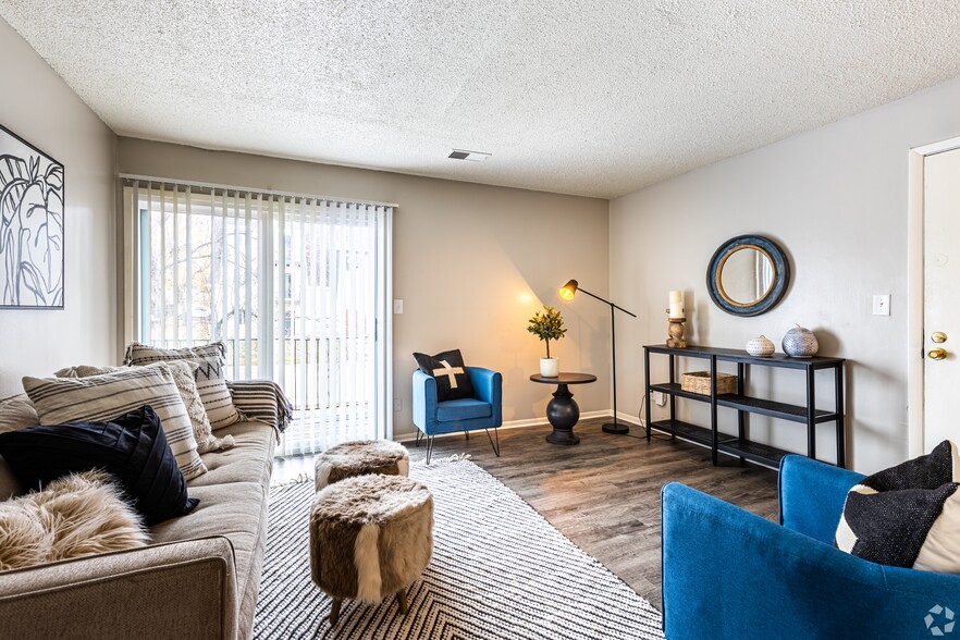 The Parks Apartments off Main - 1501-1508 Thomas Ave Grandview MO 64030 ...