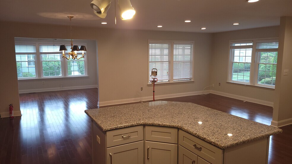 Building Photo - 174A Concordia Cir