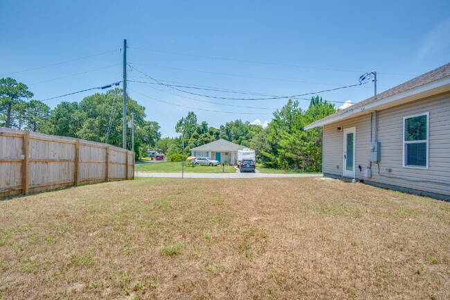 Building Photo - Modern  3 bedroom 2 bathroom home in Gulf ...