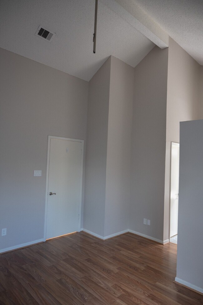 Building Photo - 1482 Gemini St
