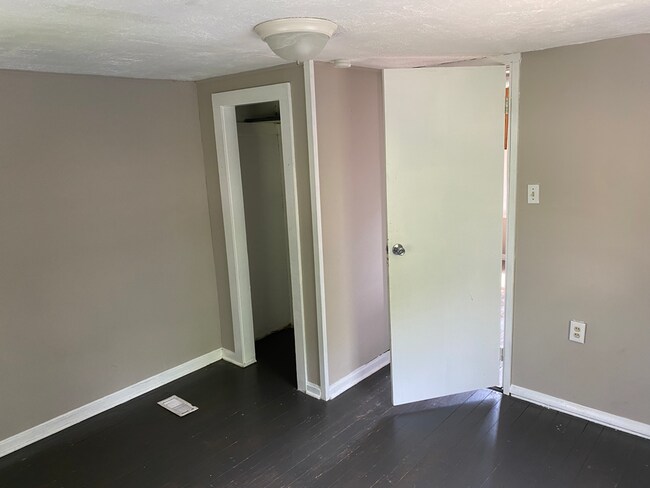 Building Photo - 934 Hunt St