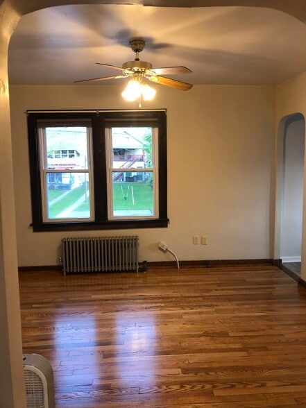 Building Photo - 728 W 3rd St