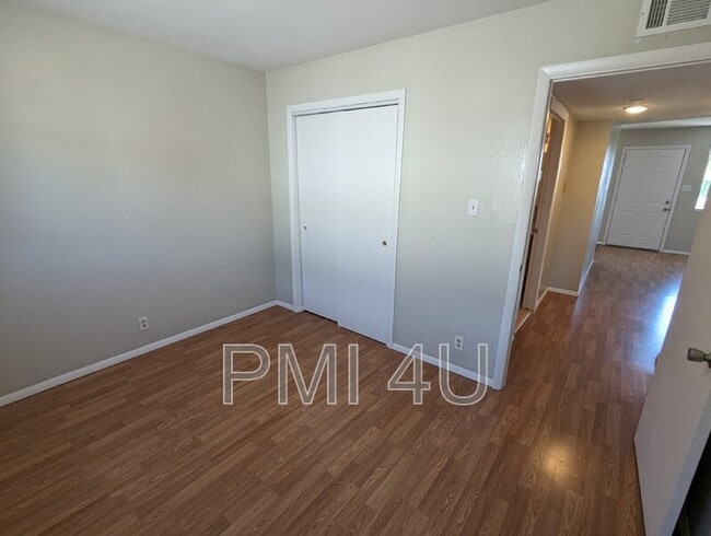 Building Photo - 12409 Manitoba Dr NE