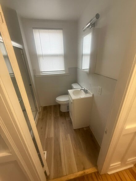 Building Photo - 8436 Burns Ave