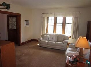 Livingroom2 - 1221 E 5th St
