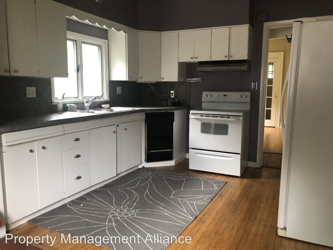 Building Photo - 3 br, 1 bath House - 306 Melrose Ave.