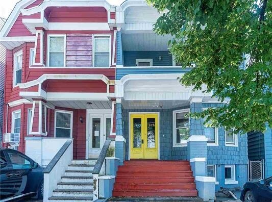 Building Photo - 303 Union St