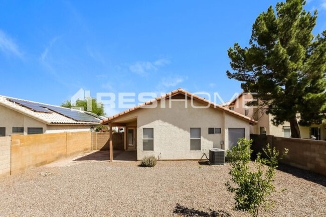 Building Photo - 2604 N 126th Dr