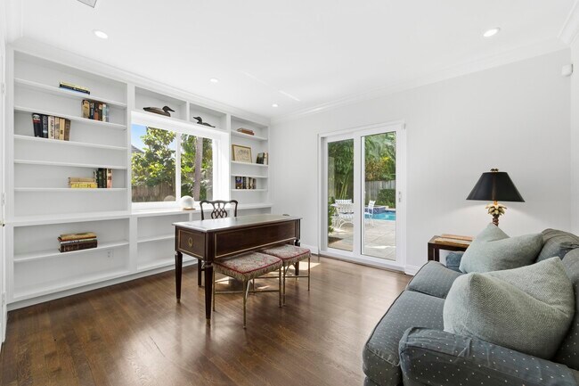 Building Photo - 3208 N Flagler Dr