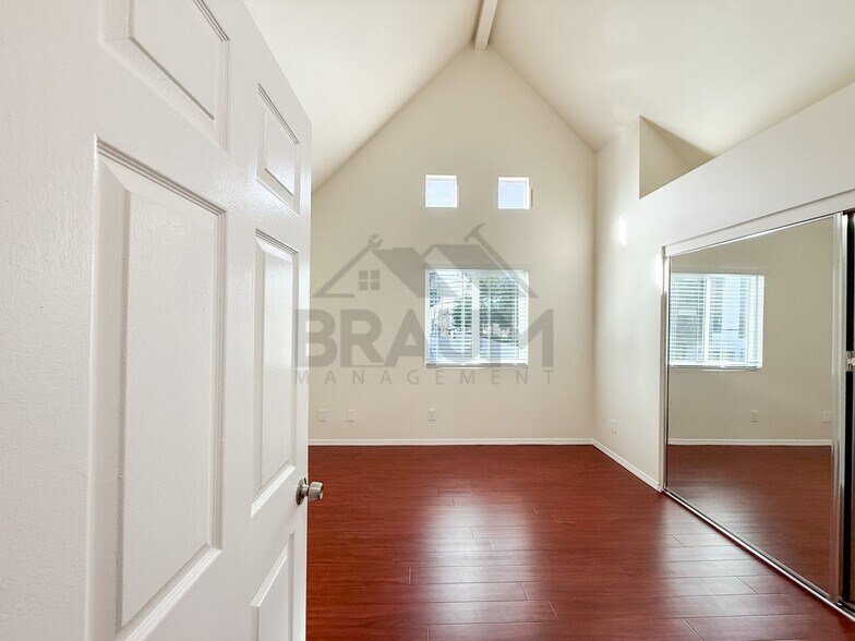 Building Photo - 14257 Friar St