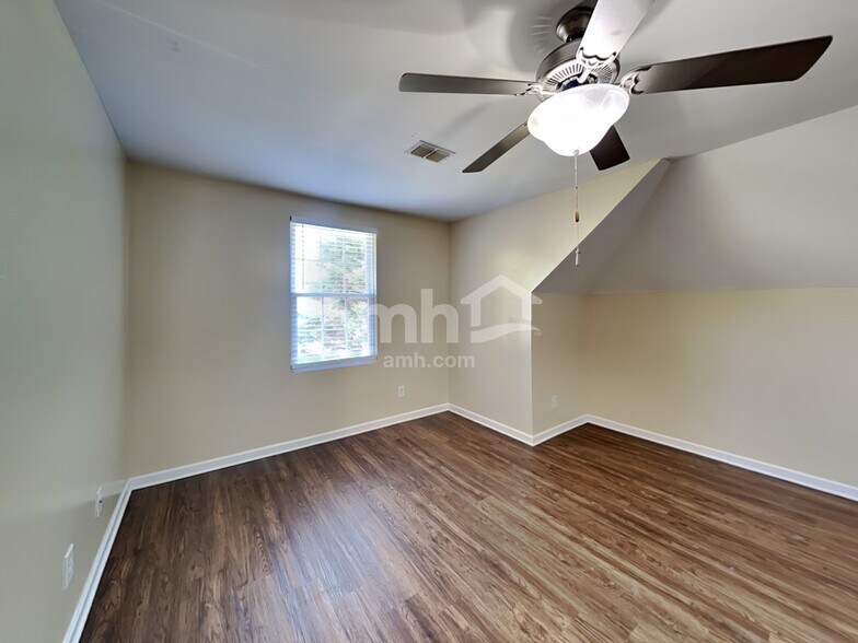 Building Photo - 1628 Antebellum Dr