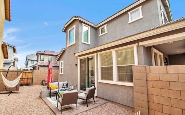 Building Photo - Lovely 3Bedroom/ 2.5 Bath Mesa Home!