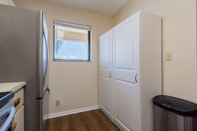 Building Photo - 9449 Boca Cove Cir