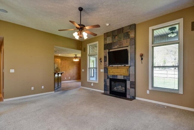 Building Photo - Executive Rental in Park Crest Meadows