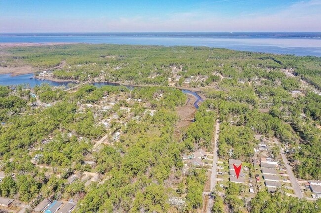 Building Photo - PRICE DROP!! Great 3-bedroom Florida cotta...