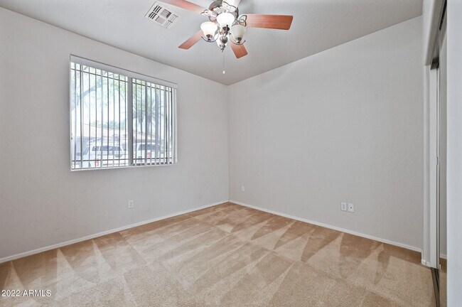 Building Photo - 2155 W Grace Blvd