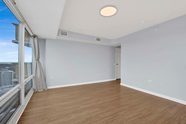 Building Photo - 1720 Maple Ave