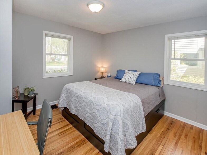 Building Photo - 3055 Utah Ave S