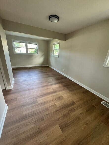 Building Photo - 2605 Oriole Ln