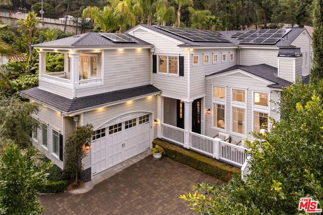 Building Photo - 1836 Laurel Canyon Blvd