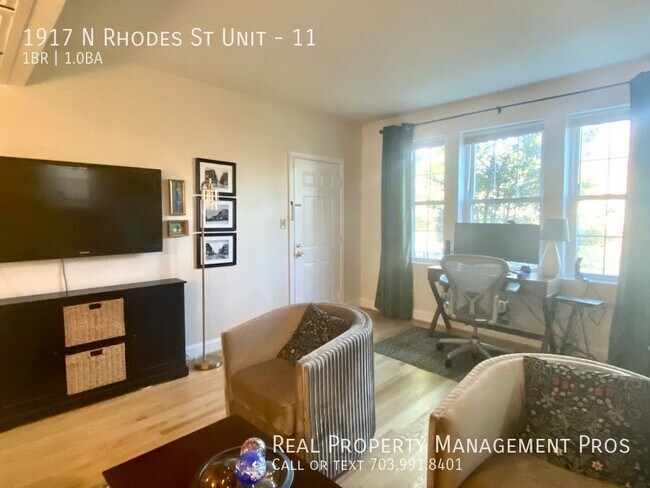 Building Photo - Rare Sun-Drenched Courthouse Metro End Unit!