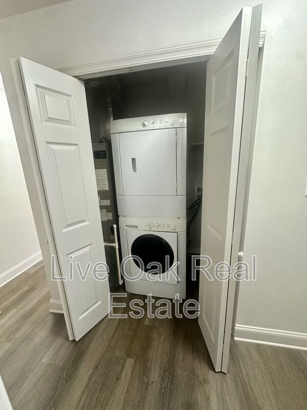 Building Photo - 1604 Parks Ave