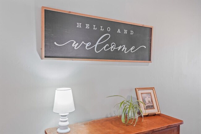 Building Photo - 218 Cliff Swallow Ave