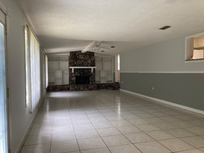Building Photo - 1275 Carlton Acres W