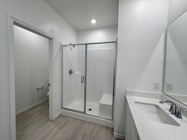 Building Photo - 329 Laurel Peak Dr