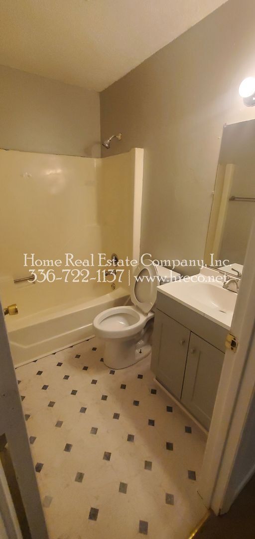 Building Photo - 1400 W Academy St