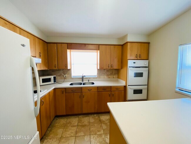 Building Photo - 11303 Americana Ln