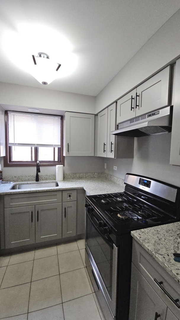 Building Photo - 15706 Independence Ct