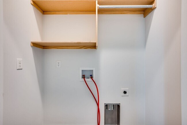 Building Photo - Frolli Villas Alex Plan