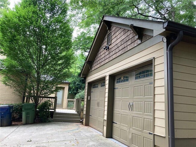 Building Photo - 49 Putnam Cir NE