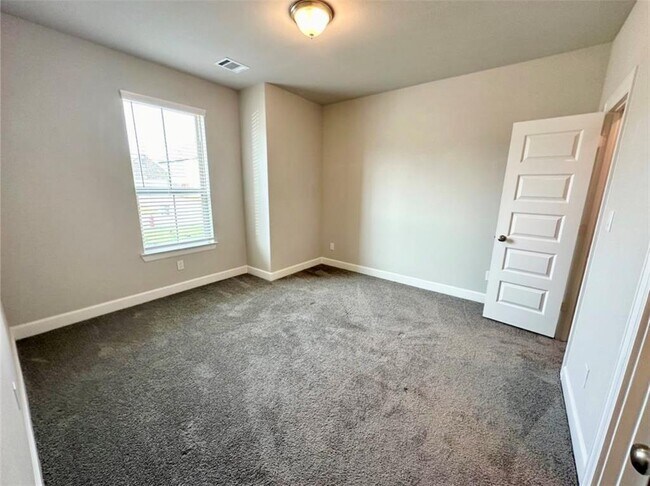 Building Photo - 6512 Cones Ln