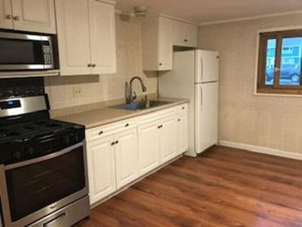 Building Photo - 4 Roy Ave