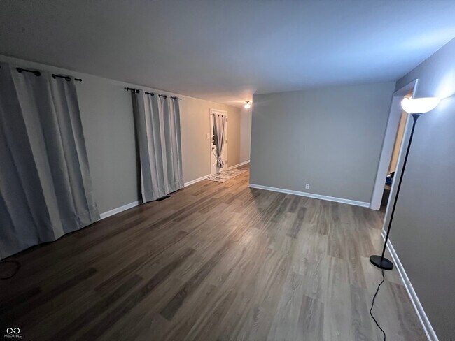 Building Photo - 1147 Darby Ln