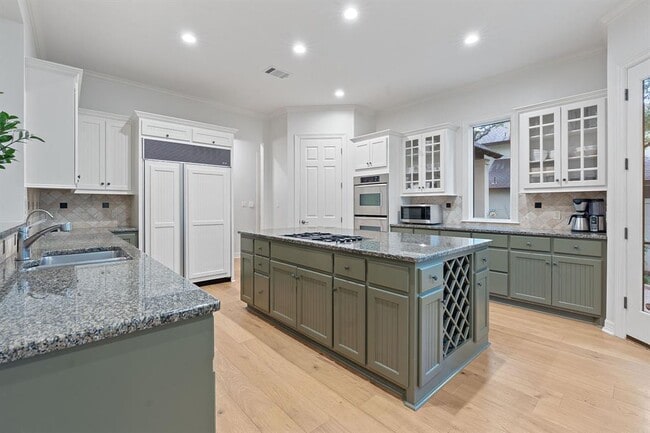 Building Photo - 6636 Dogwood Creek Dr