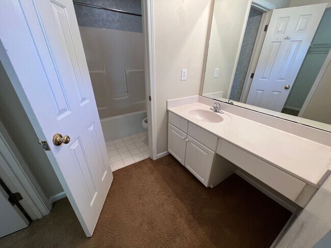 Building Photo - Charming 3 Bedroom, 2 Bath Home in Ogden!