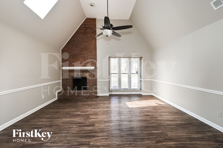 Building Photo - 4484 Westbury Dr