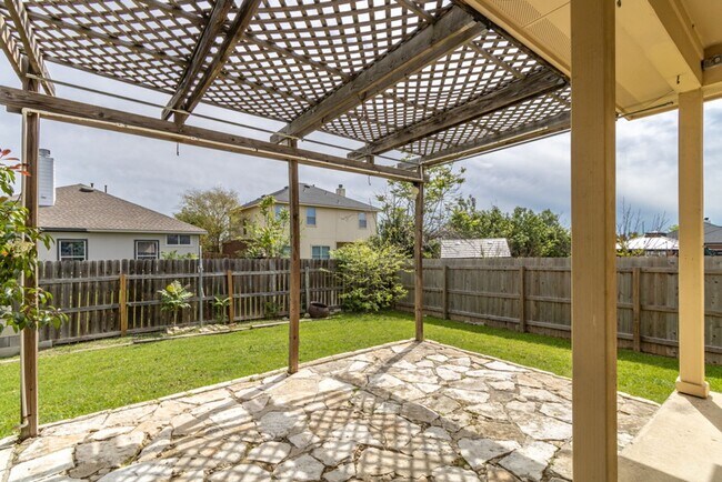 Building Photo - 702 Pampas Ricas Dr