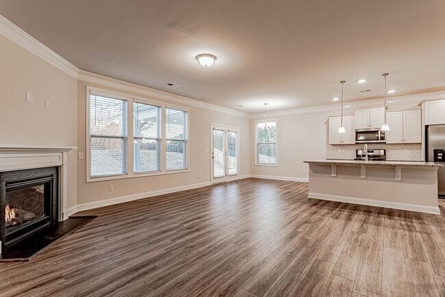Building Photo - HUGE And BRAND New Home in Greer 29651!