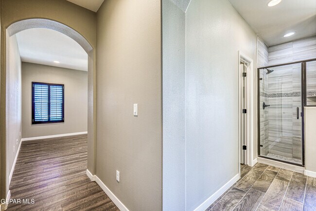 Building Photo - 12315 Houghton Springs Dr