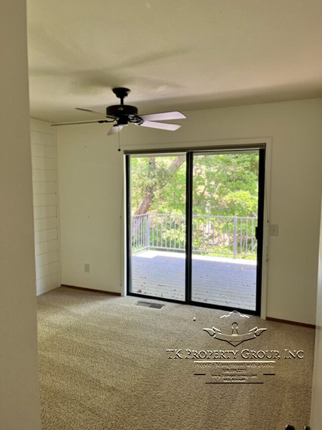 Building Photo - 13285 Sugarbush Ct