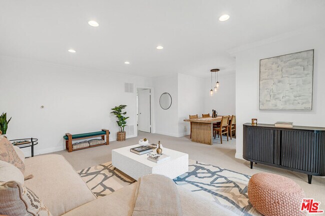 Building Photo - 937 5th St