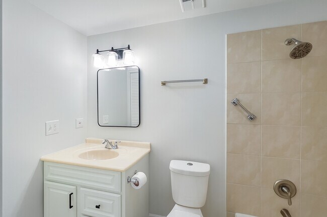 Building Photo - 1206 Spur Ct