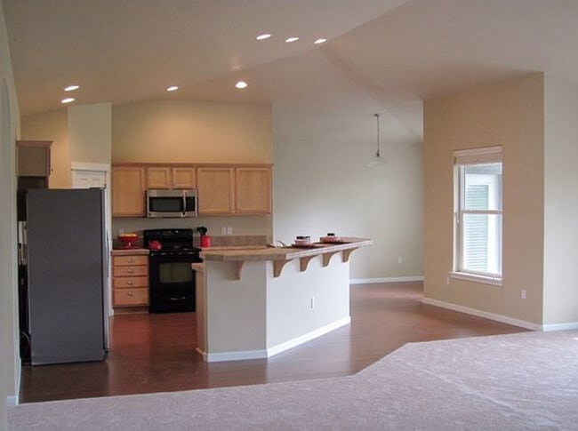Building Photo - 2645 Stonecreek Dr